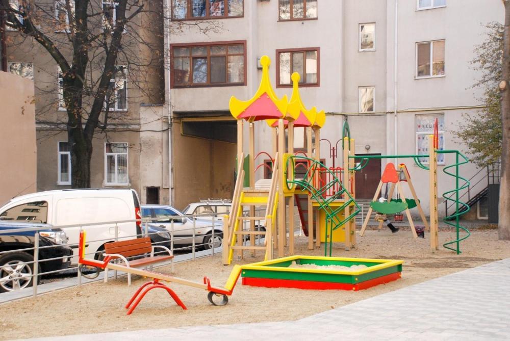 Комфортні Апартаменти 82 Ivano-Frankivsk Exteriör bild